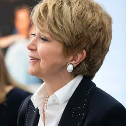 JANE PAULEY HAIRCUT LEFT VIEW