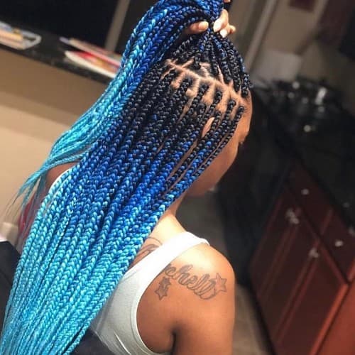 DEEP BLUE TO SKY BLUE OMBRE KNOTLESS BRAID