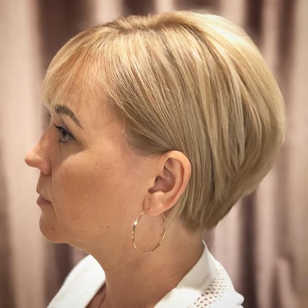 17 Effortless Chic Short Haircuts for Thick Hair  Styles Weekly