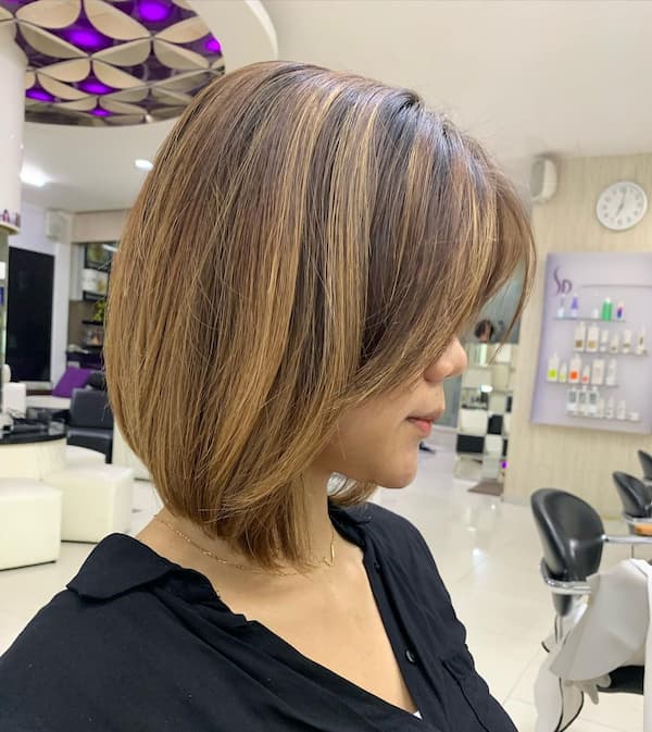 55 Medium Bob Haircuts to Embrace: The One Mid-Length Bob for You | Bob  hairstyles for thick, Straight bob hairstyles, Angled bob hairstyles