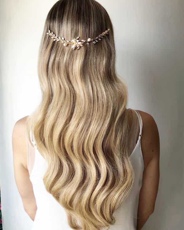 Full-length Wavy Elegant Bridal Hairdo