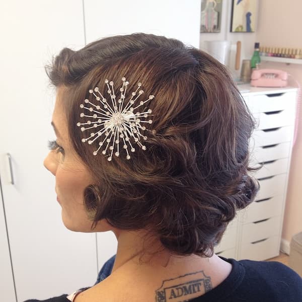 Vintage Wavy Bridal Hairdo