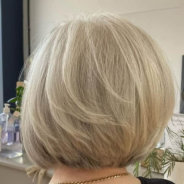 Beveled Edge Layered Bob Haircut