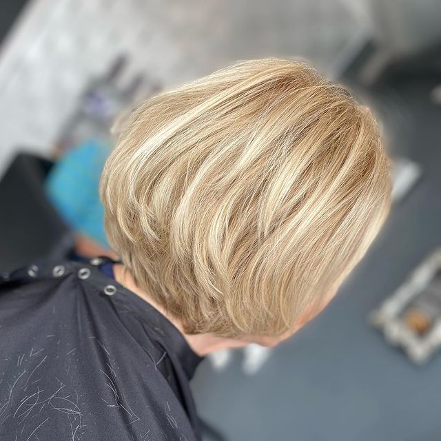 Fresh Textured Layered Bob Haircut