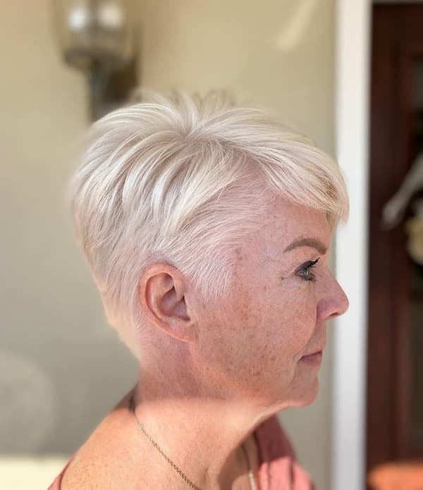 27 Youthful Short Haircuts for Women Over 50