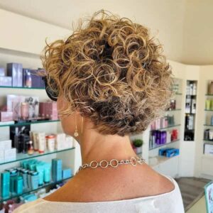 17 Sassy Curly Bob Hairstyles for Over 50