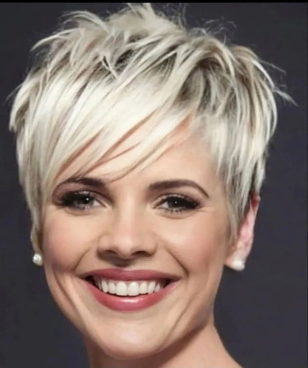 Chic Formalized Layered Short Pixie Haircut