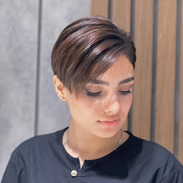 Chic Sided Layered Pixie with Undercut