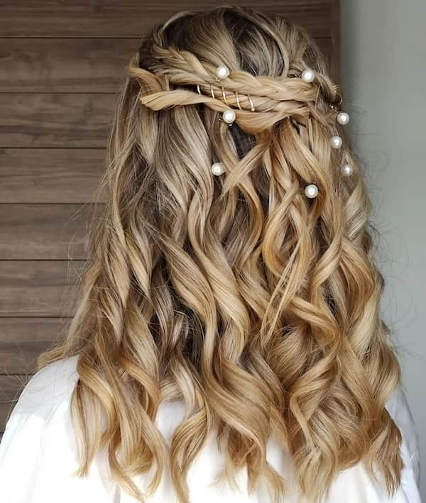 Glamorous Wavy Bridal Hair