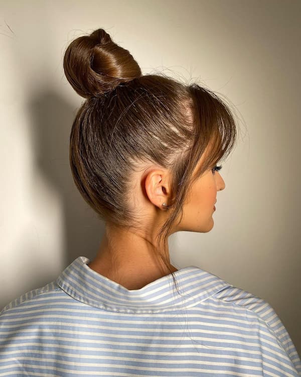 Middle Knotted Bun