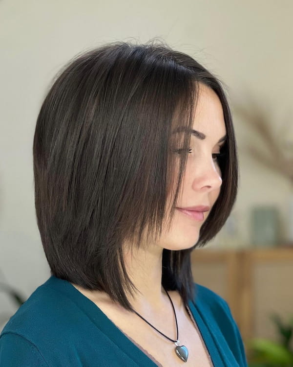 Minimal Lob Haircut with Bangs