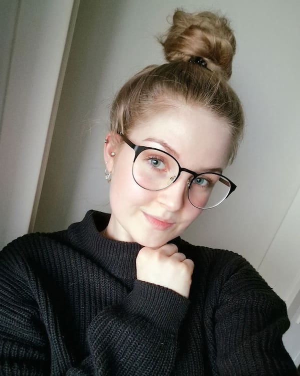 Simple Center Bun