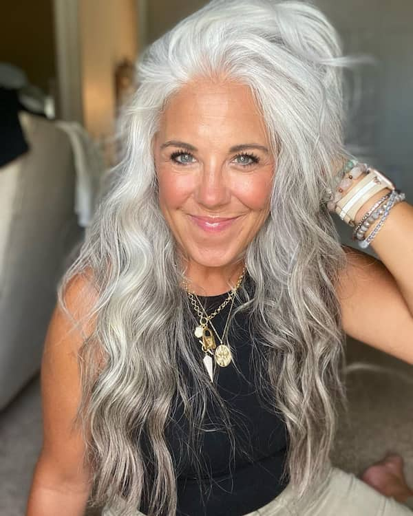 Chic Fluffy Gray Hair