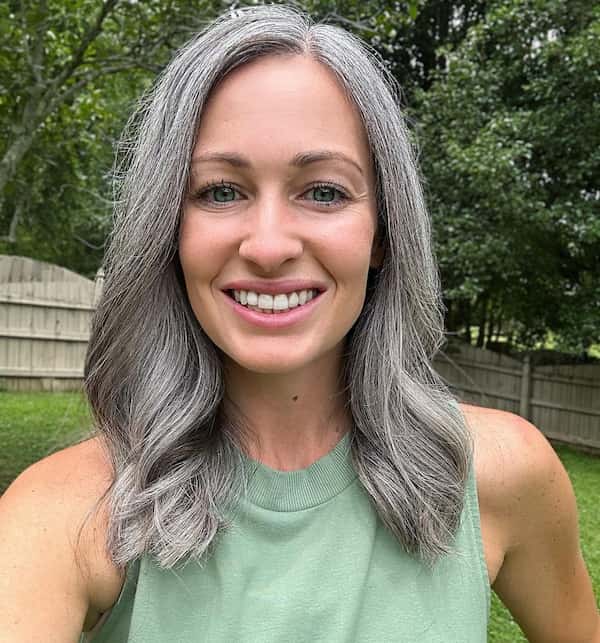Neat Edges Shoulder-Length Gray Hairdo