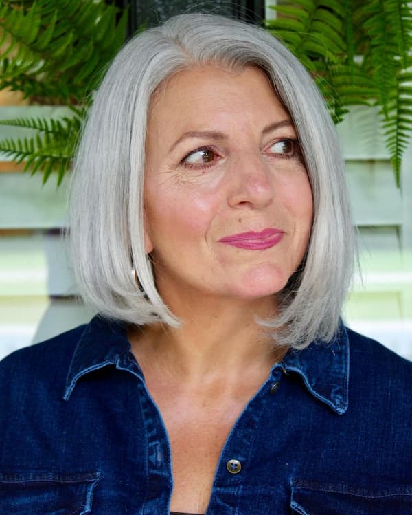 Neck-Length Gray Bob