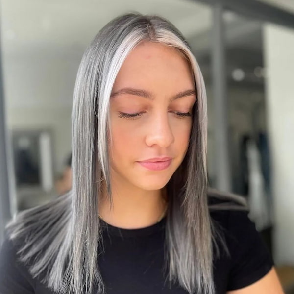Simple and Cute Medium-Length Gray Bob Haircut