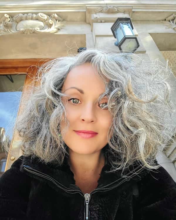 Super Messy Blow-Out Gray Hairdo