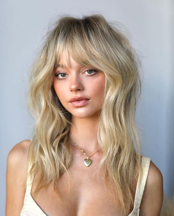 50 Chic Medium-Length Haircuts with Layers and Bangs