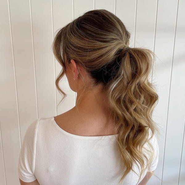 Chic Mid-Length Ponytail
