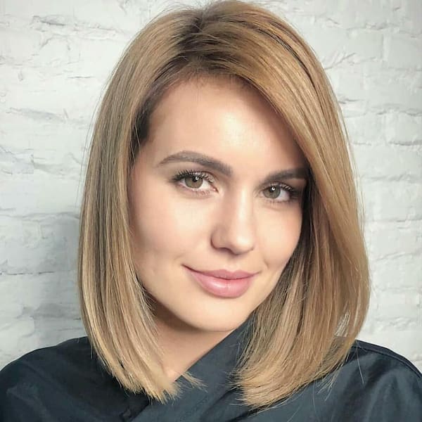 Chic Side-Parted Curved Bob