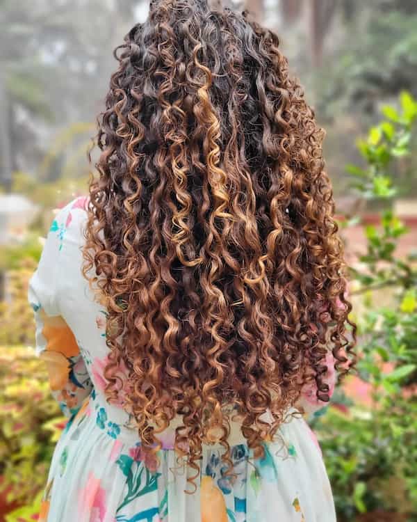 Cute Mixed-Tone Long Curly Hair