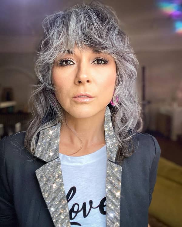 Gray Curls with Overlapping Layers