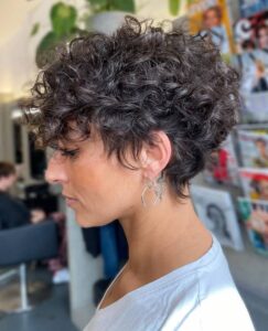 45 Best Summer Hairstyles for Curly Hair