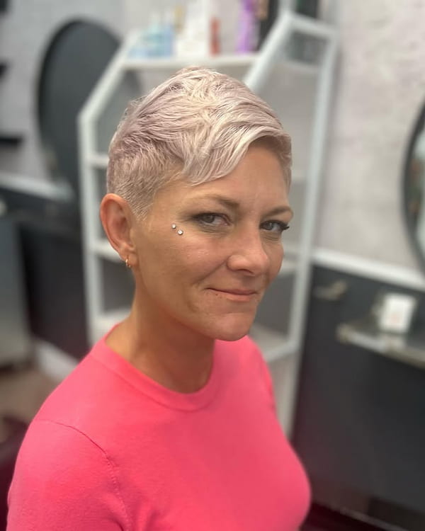 Baby Pinkisk Undercut Pixie 