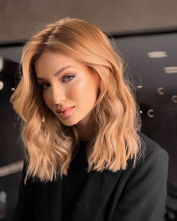 Mid-Length Blunt Peach Hair