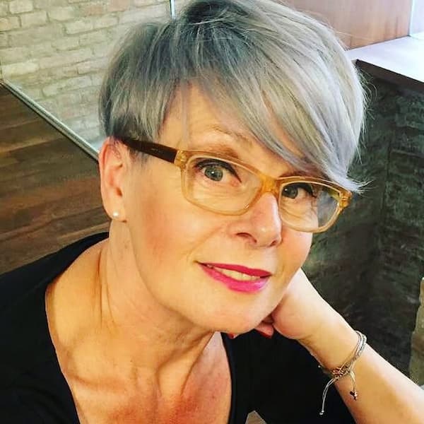 Simple Side-Parted Pixie