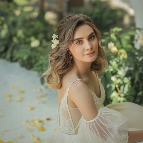 Bridal Wavy Haircut  