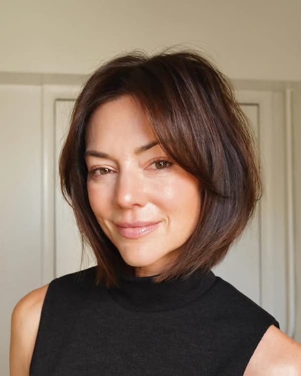 Subtly Layered Bob with Long Curtain Bangs 