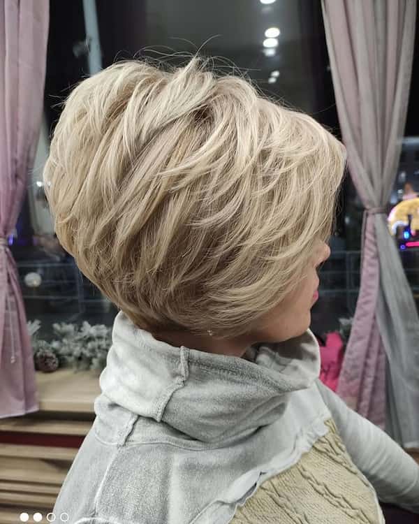 Stacked Bob with Feathery Layers 