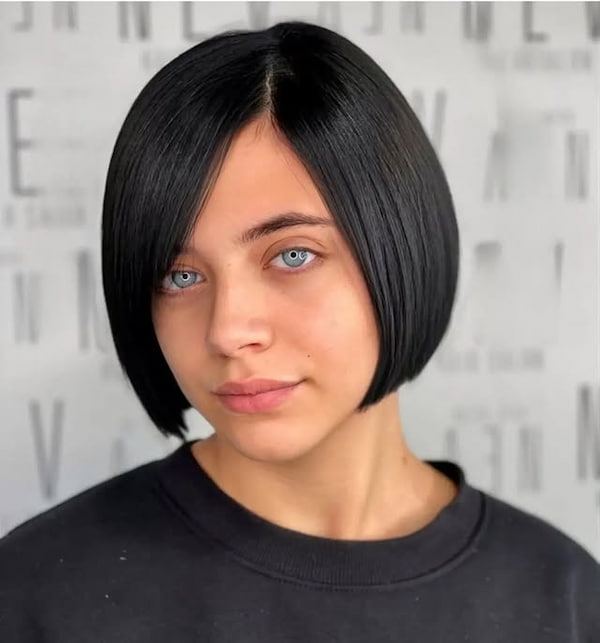 Smooth Side-Parted Bob&nbsp;