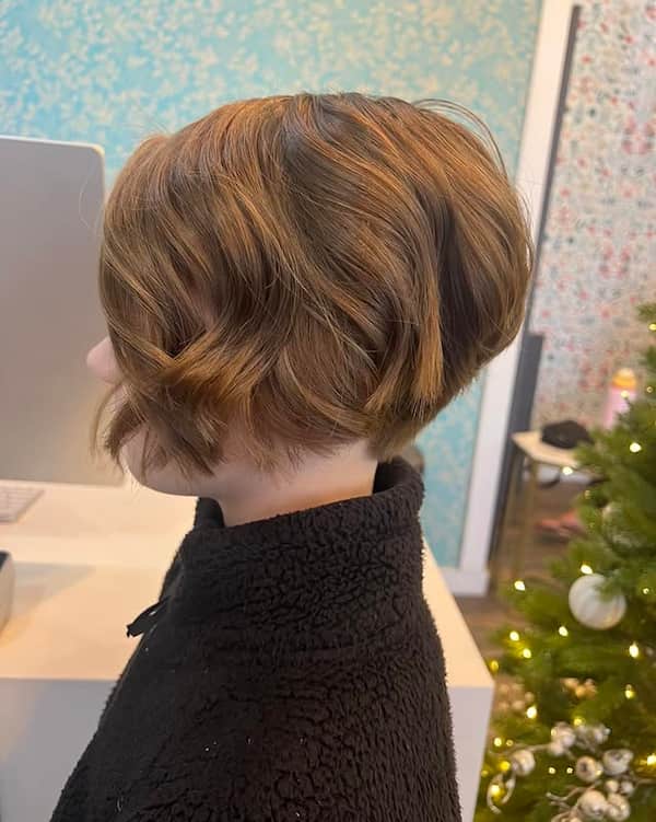 Wavy Stacked Bob&nbsp;