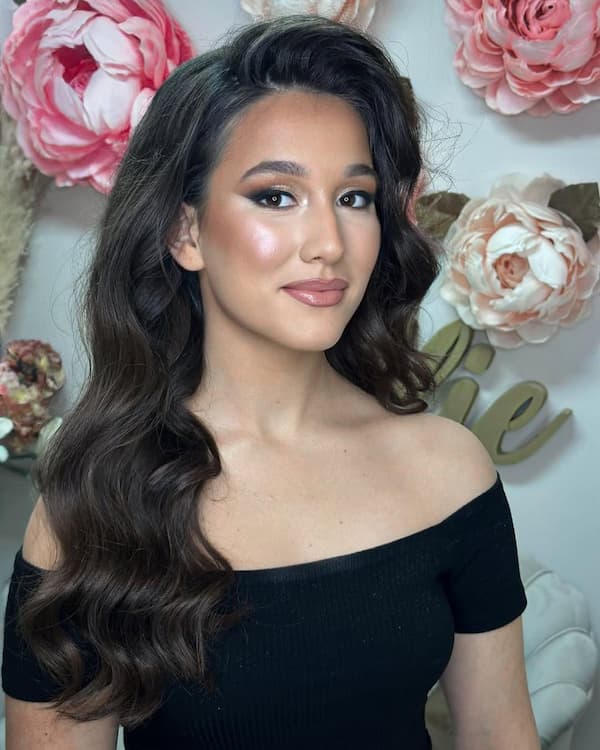 Side-Parted Wavy Hair